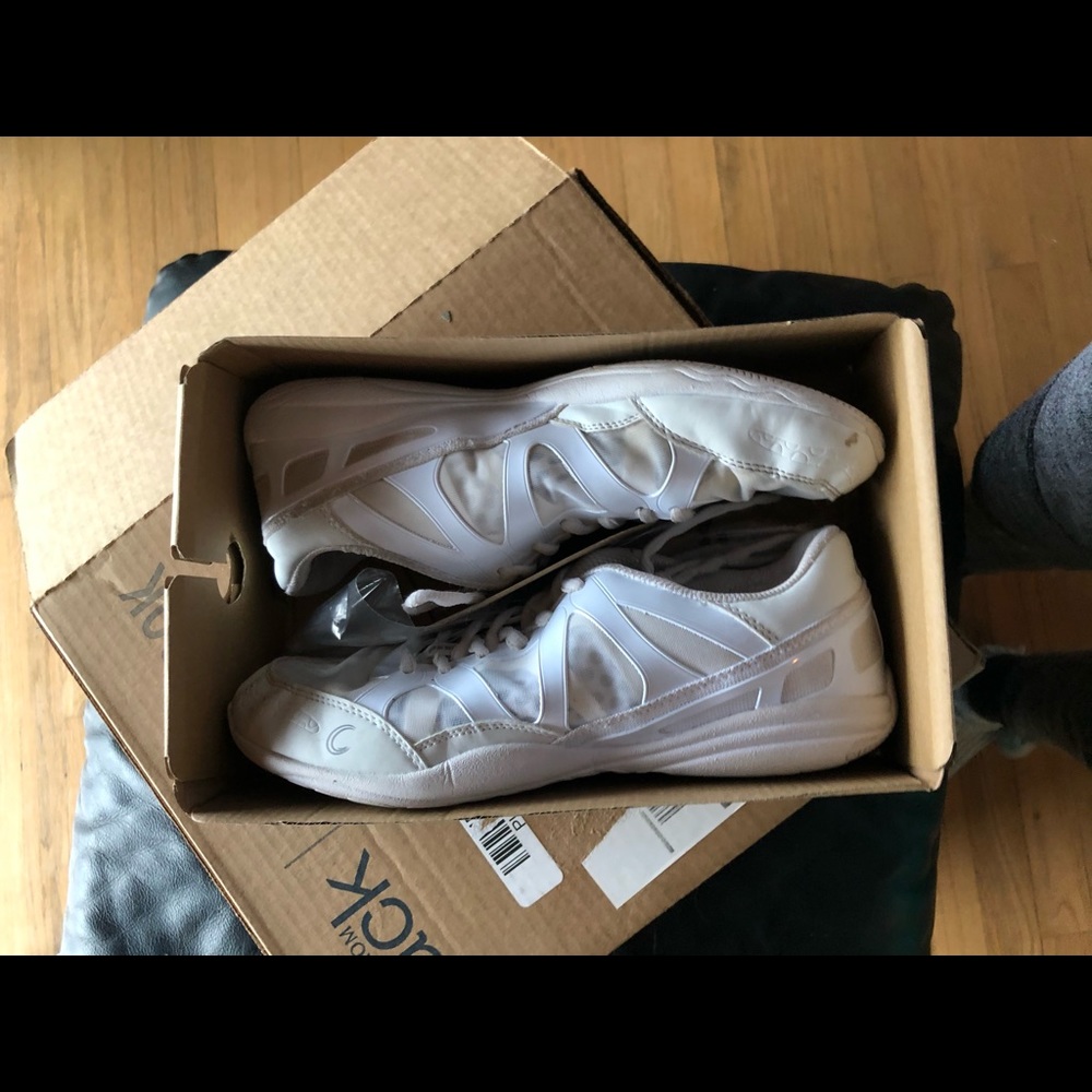 White Chassè Cheer Shoes